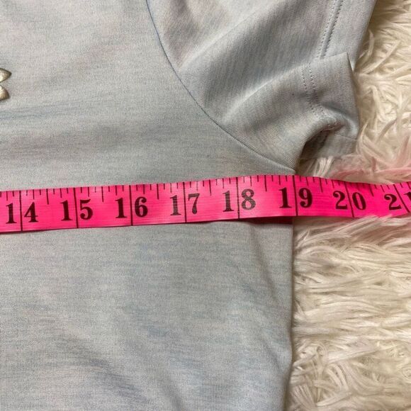 Under Armour Heatgear Tshirt Light Blue Womens Size Medium Loose Fit Athletic To - Picture 4 of 7